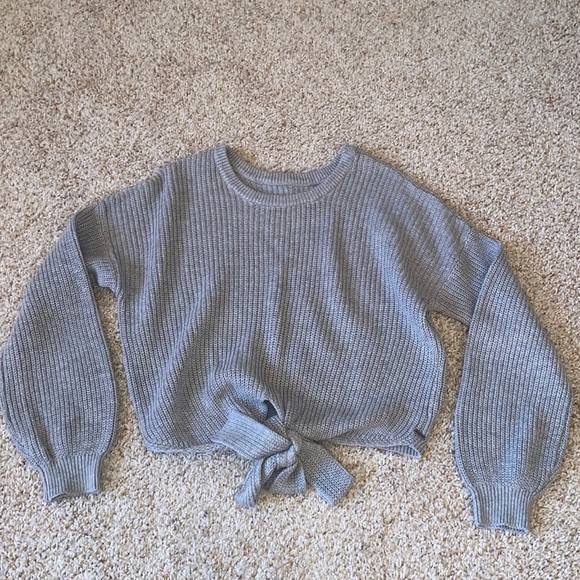 Hollister Sweater - Picture 1 of 3